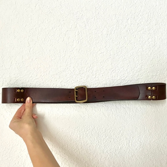 Mens brown leather belt with gold tone buckle and rivets - Picture 1 of 4